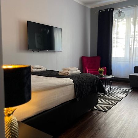 Leo Apartments Old Town Cracovia Esterno foto