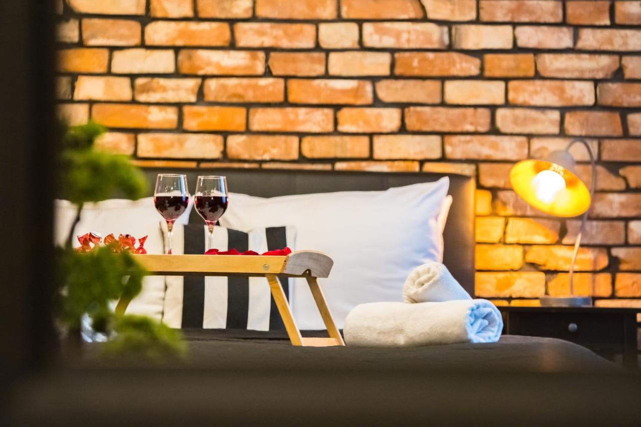 Leo Apartments Old Town Cracovia Esterno foto