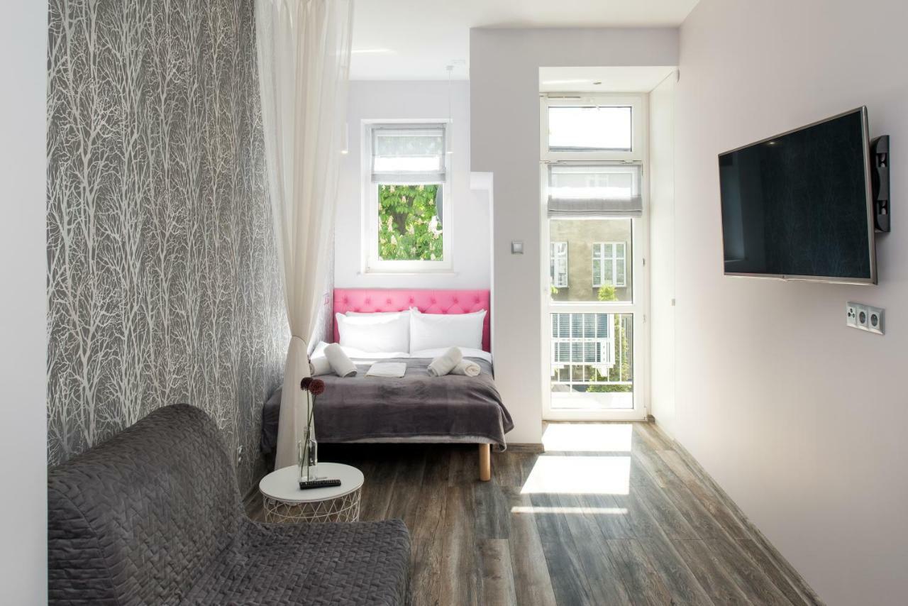 Leo Apartments Old Town Cracovia Esterno foto