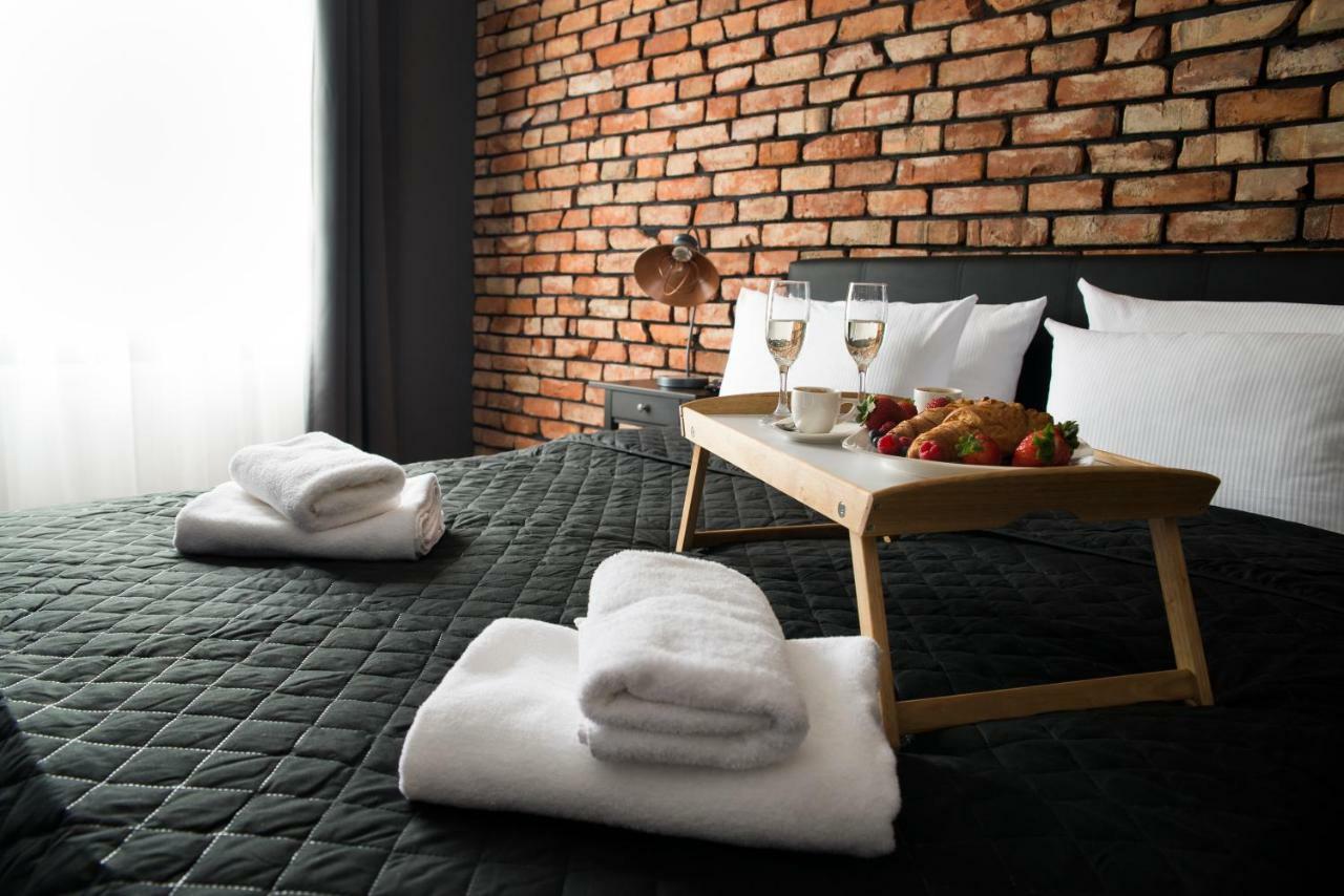 Leo Apartments Old Town Cracovia Esterno foto