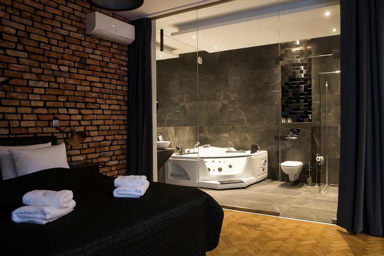 Leo Apartments Old Town Cracovia Esterno foto