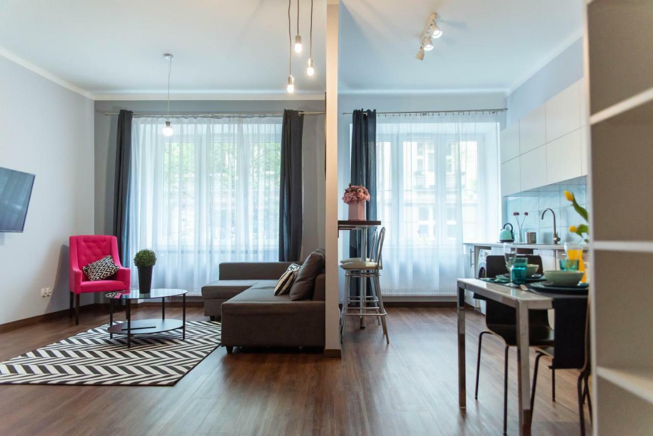Leo Apartments Old Town Cracovia Esterno foto